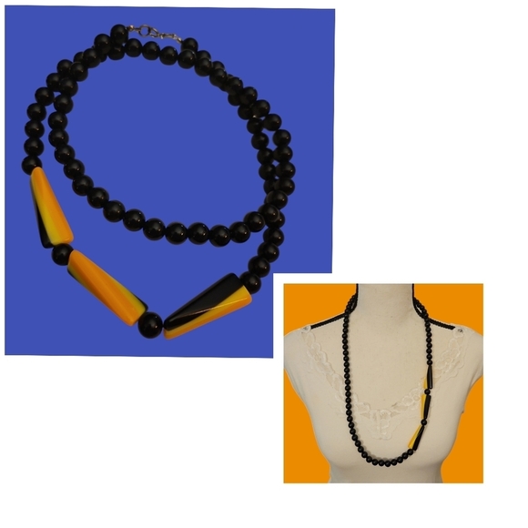Vintage Jewelry - Vintage Black Lucite Beaded Assymetric Necklace